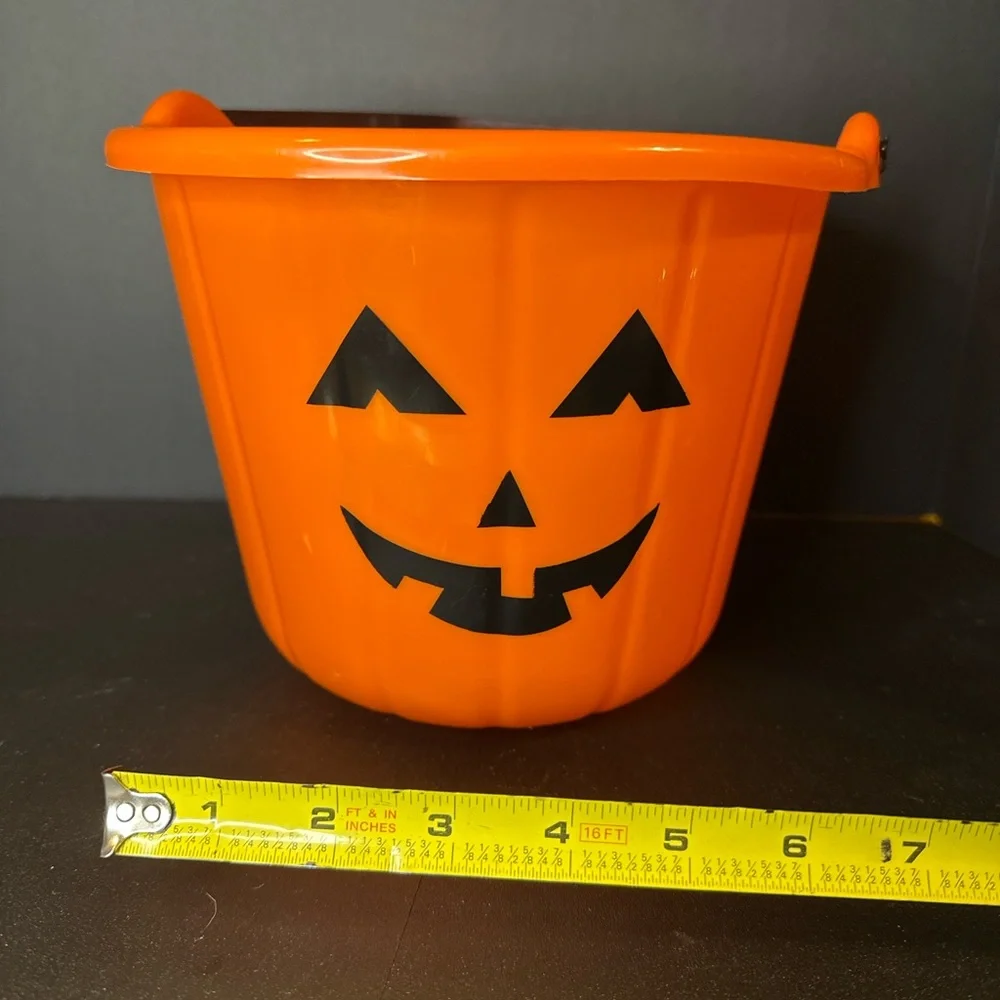 Vintage Style Plastic Pumpkin Trick‎ or Treat Bucket Jack O’Lantern Pail
